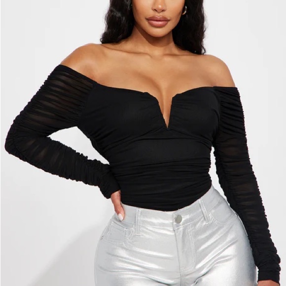 Off-Shoulder Top - Picture 2 of 4